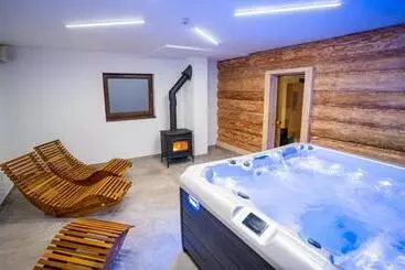 Hotelli Rezort Pri Jazere Podbanské