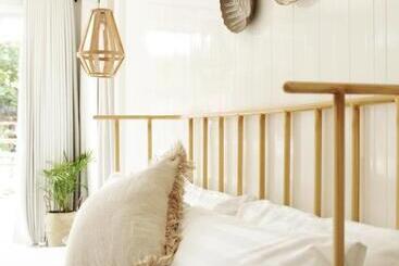 هتل Sea Green Boutique Rooms