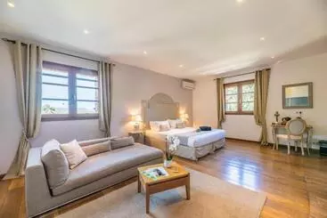 Hotelli Domaine Du Reginu