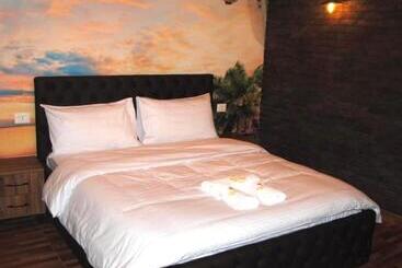 ホテル Keshtjella Xhabeqos