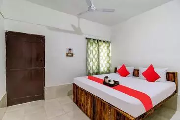 Hotelli Oyo 70109 Grand Royals Anjuna