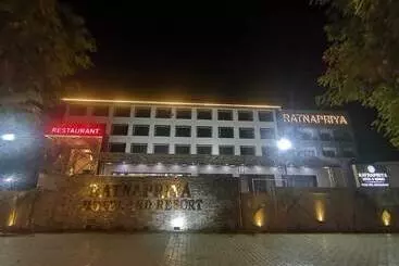 Ratnapriya Hotel And Resort
