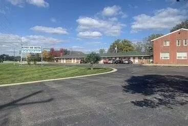 River Inn Motel