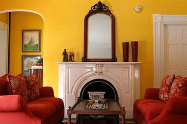 Bed and Breakfast Brambles Inn & Gardens