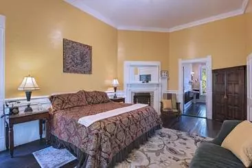 Bed and Breakfast Inn On The Creek