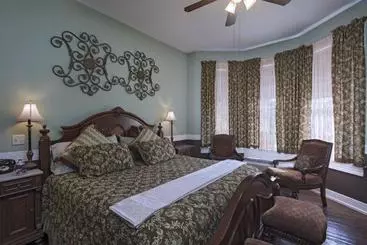 Bed and Breakfast Inn On The Creek