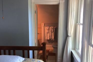 مبيت وإفطار Lucy's Place