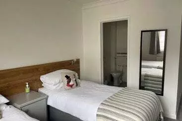 Отель Salutation Inn