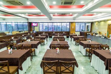 فندق Tip Top Plaza