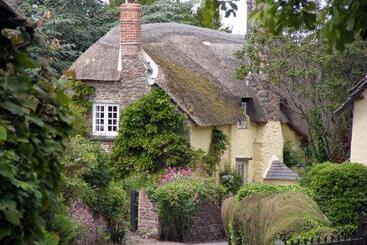 膳宿费 Tudor Cottage