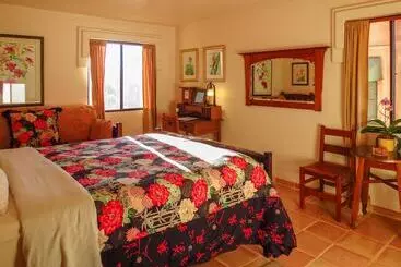 Topanga Canyon Inn Bed And Breakfast