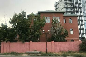 هاستل River Park