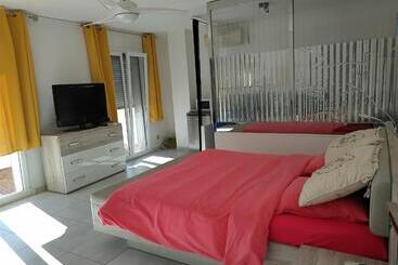 تختخواب و صبحانه Charmante Chambre Avec Vue Mer