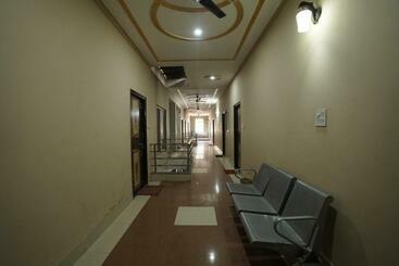 ホテル Brij Bhumi Residency By Wb Inn