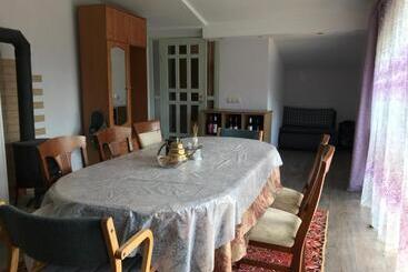 پانسیون Sea & Bbq Apartment , 2nd Floor