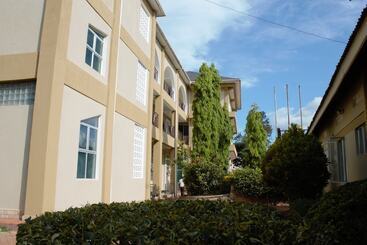 Garden Courts Hotel Masaka