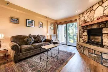 Turist apartmanları Atrium Condominiums