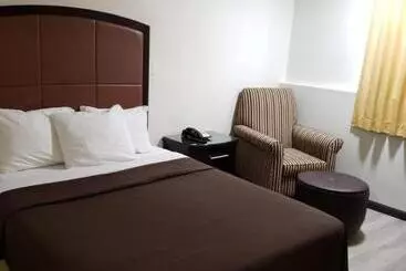 هتل Value Inn & Suites Salina