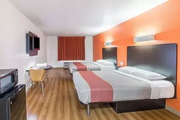 Motel 6 Hutchins, Tx