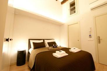 آپارتمان Short Stay Group Borne Pop Art Lofts