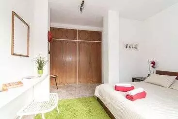 تختخواب و صبحانه The Sky Dome