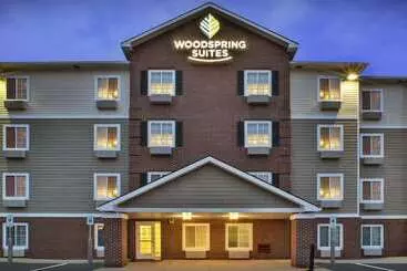 Отель Woodspring Suites Holland Grand Rapids