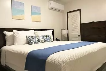 アパートホテル Buccaneer Beach Club