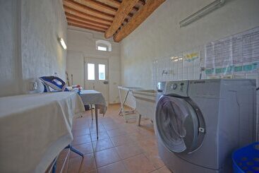 Hotel Castello Di Montegufoni By Posarellivillas