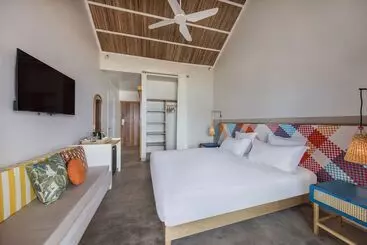 هتل C Rodrigues Mourouk