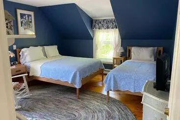 James Place Inn Bed And Breakfast