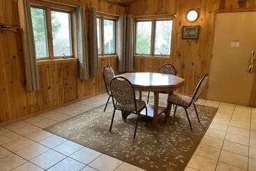 一軒屋 Gunflint Lodge