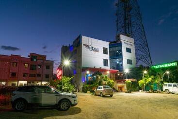 Hotel Crescent Crest