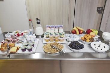 Отель Kyriad Prestige Pau – Palais Des Sports