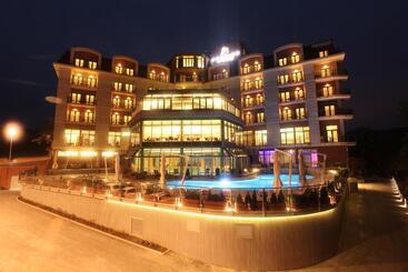 هتل Premier Aqua  Adults Only