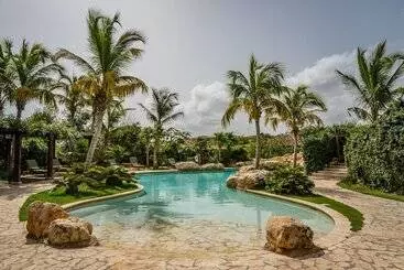 استراحتگاه Royal Isabela