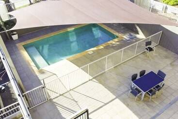 Gladstone Downtown Central Apartment Hotel Official