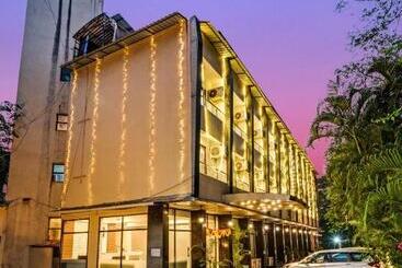 בית מלון כפרי Aveda Retreat Heritage