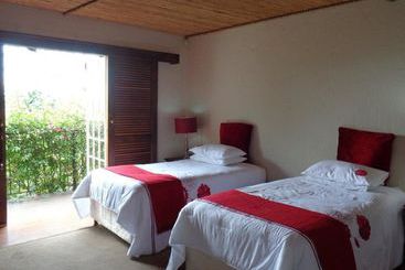 膳宿费 Treetops & Treats Guest House