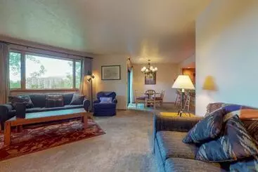 בית מלון כפרי Frostfire Condominiums B19