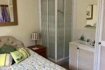 Bed and Breakfast High Mead