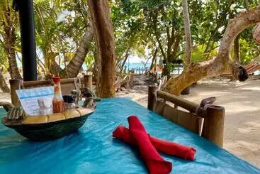 Hotelli Little Corn Island Beach And Bungalow