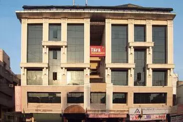 Hotel Tara International