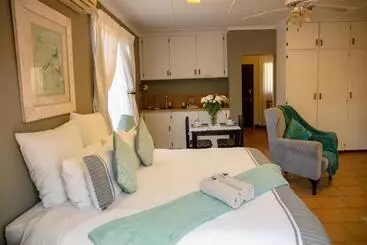 Majatalo Lincoln Cottages Bnb & Self Catering