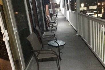 Szálloda Colonial Brick Inn & Suites