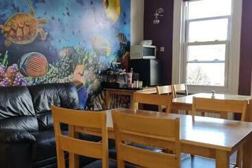 פנסיון Crittlewood Guest House