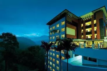 Hotel Gokulam Park Munnar