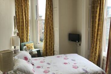 پانسیون Dorstan House