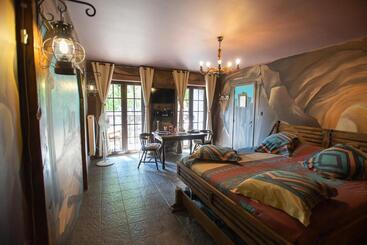 پانسیون Western City