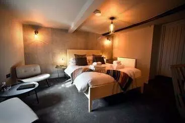 Auberge Thornham Rooms At The Chequers