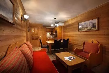 アパートホテル Résidence Les Arolles By Les Etincelles